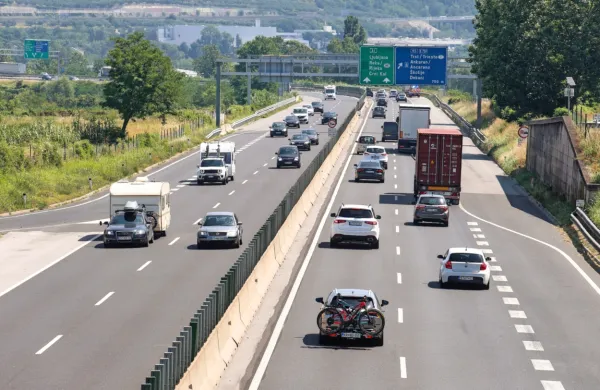 Pobudniki predlagajo, da bi hitro cesto Škofije-Koper prekategorizirali v glavno cesto prvega reda.