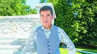 Poletni dopust je že za Mariem Galuničem, potepal se je po grških 
otokih. Trenutno že snema nove oddaje 10. sezone kviza Joker.