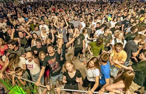 S plačljivimi koncerti vzgajamo koncertno publiko, so prepričani 
nekateri organizatorji. 