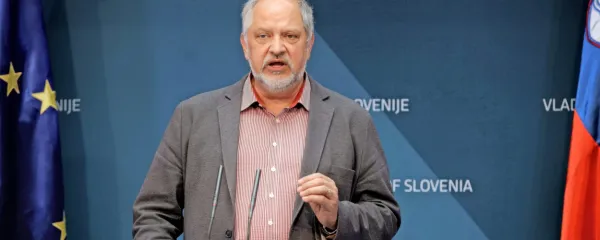 Andrej Šter je na televiziji postregel s kletvico “krucinal božji” in 
navdušil s svojo neposrednostjo.