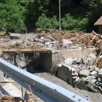 Najhuje poškodovana cesta iz Cerknega proti Novakom in SC 
Cerkno je bila v petek zaradi sanacije zaprta.