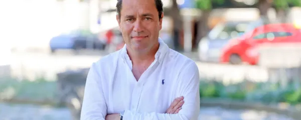 “Doma sem v Istri in v Ljubljani. Živeti na dveh krajih hkrati je 
velika prednost, ne le zaradi spoznavanja različnih mentalitet in 
življenjskih slogov,” pravi Jurij Hudolin.