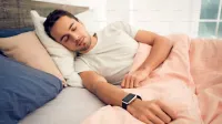 Mnogi ljudje že uporabljajo pametne ure, da lahko sledijo svojemu 
spanju in se z njimi prebujajo v optimalnem trenutku spalnega 
cikla. 