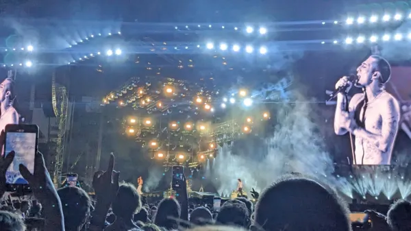 Italijanska rockerska senzacija Maneskin je včeraj obnorela 
oboževalce z vse Evrope. 