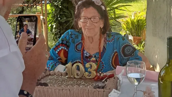 Olga Ogrin pri 103 letih še vedno odlično kljubuje času.