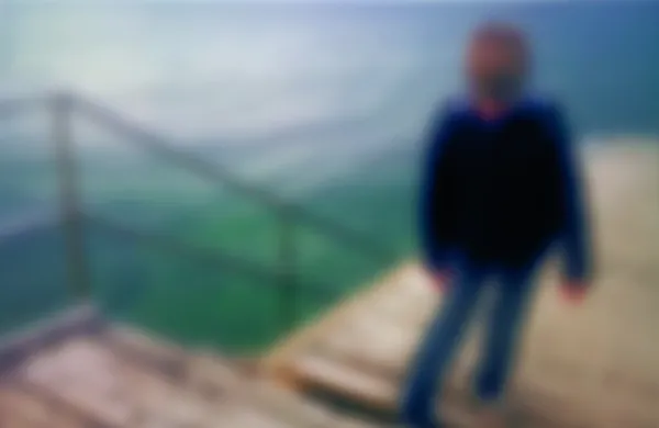 Šestletniki  z drogami ne bi smeli imeti opravka, še najmanj v 
družini (fotografija  je simbolična). 