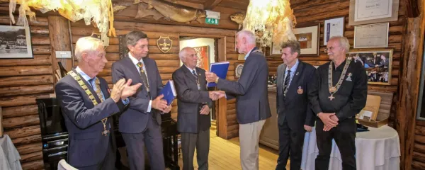 Z leve:  Franc Zlatko Dreu, Borut Pahor, Alan Bryden, Tomislav 
Kovačič, Boris Gašparin in dr. Marin Berović 