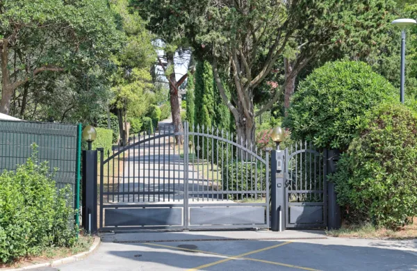 Vilo je možno v celoti zakupiti tudi  za osebne in  poslovne 
dogodke. 