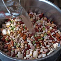 Mineštra iz stročnic ni le okusna, ampak tudi zdrava.