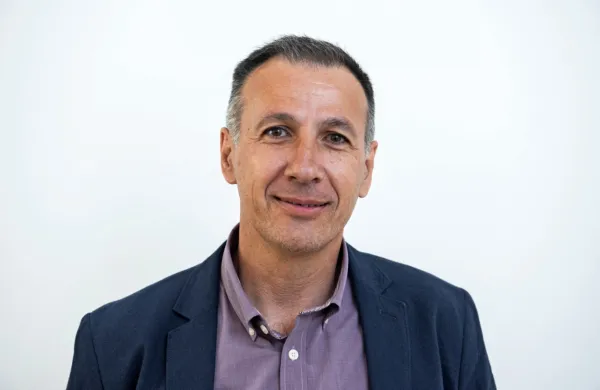 Med posameznimi poslanci je najvišjo navzočnost zabeležil poslanec Svobode Robert Janev, ki se je udeležil prav vseh glasovanj. 