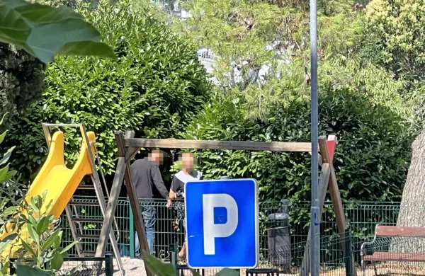 Tako je stanovalka v Olmu ujela skupino moških, ki naj bi v 
grmičevju tik ob otroškem igrišču preprodajali mamila.