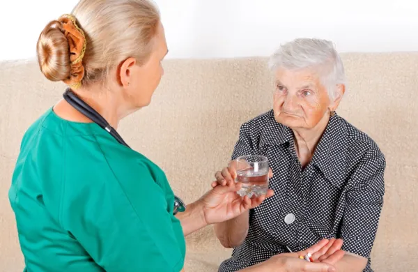 S sodobnimi  tehnologijami bi lahko razbremenili osebje v domovih za starejše, denimo, tudi pri delitvi zdravil.