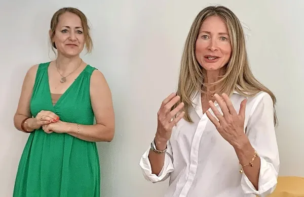 V ospredju Elis Miliani, ob njej Vesna Starman 