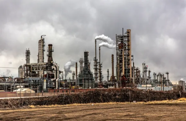 Da bi dosegli cilj Medvladnega odbora za podnebne spremembe 
(IPCC) Združenih narodov o zmanjšanju emisij ogljika za 43 
odstotkov po vsem svetu do leta 2030 v primerjavi z letom 2010, bi 
bilo treba dan ekološkega dolga v naslednjih sedmih letih vsako 
leto zamakniti za 19 dni.