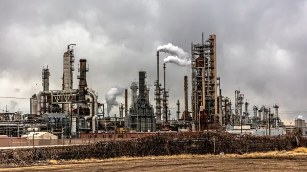 Da bi dosegli cilj Medvladnega odbora za podnebne spremembe 
(IPCC) Združenih narodov o zmanjšanju emisij ogljika za 43 
odstotkov po vsem svetu do leta 2030 v primerjavi z letom 2010, bi 
bilo treba dan ekološkega dolga v naslednjih sedmih letih vsako 
leto zamakniti za 19 dni.