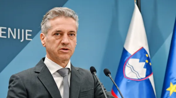 V  kabinetu predsednika vlade  Goloba bo s prihodom Levičarja skupaj 24 zaposlenih.   
