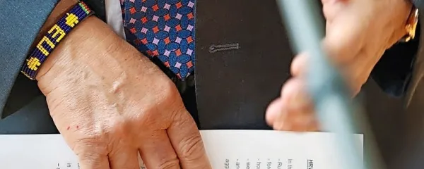  Evropski zeleni dogovor, ki je po oceni predsednice Evropske komisije Ursule von der Leyen za EU enako pomemben, kot je bil leta 
1969 za ZDA prvi pristanek na Luni, bo prebivalcem EU očitno povzročal preglavice še leta.
