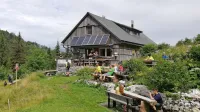 V številnih planinskih kočah po Sloveniji se soočajo s pomanjkanjem kadra.