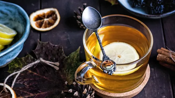  

Če v vrel čaj dodate limonin sok, se bo večina vitamina C 
ohranila.