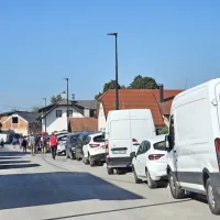 Na prizadetih območjih kljub velikemu &scaron;tevilu prostovoljcev brez težav, premier za četrtek napoveduje nove ukrepe