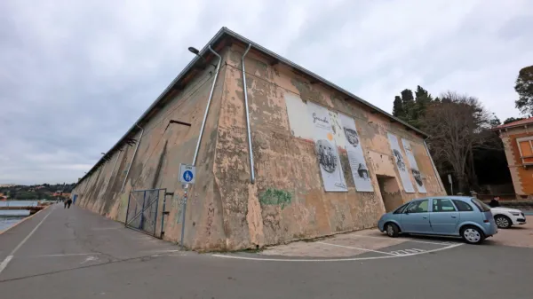 Pri  skladiščih  soli  v  Portorožu sta v  tragični nesreči  umrla moški in 
ženska.