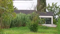 Novogradnja Igorja Velova pod Jadransko cesto v Ankaranu, za 
katero je ministrstvo za naravne vire in prostor ugotovilo, da je 
črna gradnja in je gradbeno dovoljenje Upravne enote Koper 
razveljavilo. 