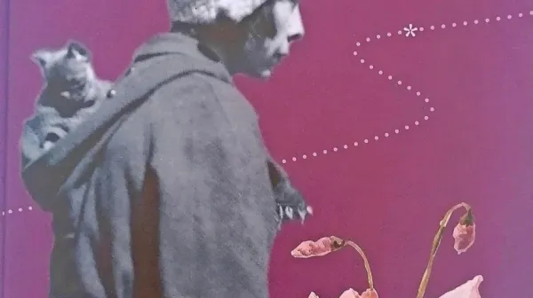 Alma M. Karlin: Peš po domačih krajih. Prevedla: Jerneja Jezernik. 
Založba Celjska Mohorjeva družba, 2023. 420 strani, cena 39,50 
evra.

