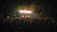 OverJam naj bi  skupaj s festivalskimi in dnevnimi gosti privabil na 
Sotočje okoli 15.000 ljudi iz vsega sveta.