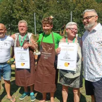 Na  tekmovanju za naslov Jager Chef se je v kuhanju tradicionalnega golaža k žlikrofom - bakalce - pomerilo osem lovskih 
družin. Zmaga  je z družino Klinkon  odšla na Most na Soči.