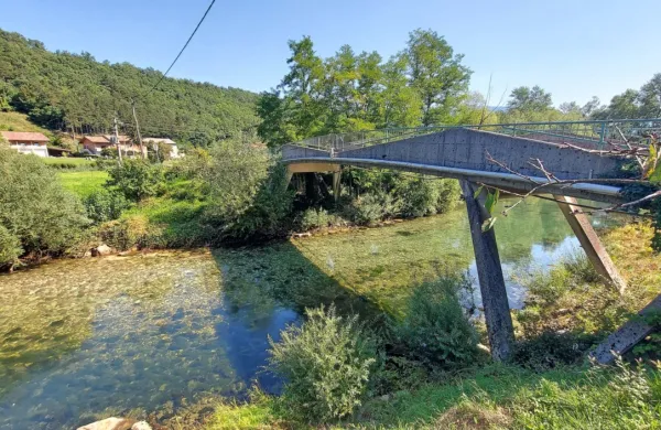 Ajdovska občina  si prizadeva izboljšati protipoplavno varnost tudi na cesti med Uhanjami in 
Ustjami.
