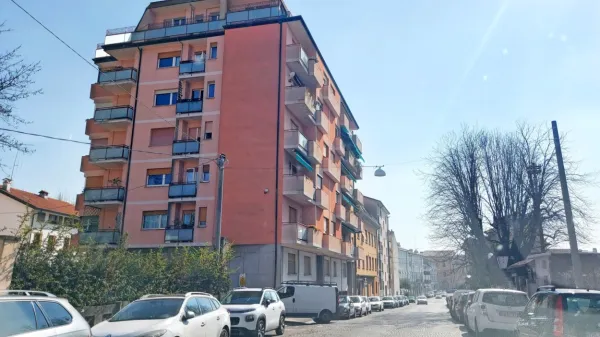 Ob pomanjkanju stanovanj se v Gorico selijo družine iz Nove Gorice.