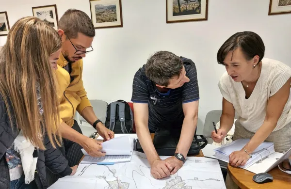 Predstavniki izdelovalca dokumenta OPPN so v javni obravnavi 
poskušali odgovoriti na številna vprašanja.
