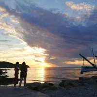 (Minuta, dve za boljši jezik): “Je mar narečje krivo, da narobe rečemo: 'pri njemu' in ne 'pri njem'?”