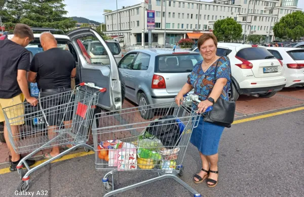 Ondina  iz Predloke  pravi, da bi si morala vzeti čas in preveriti, v kateri trgovini bi se ji nakup  enakih izdelkov najbolj splačal.

