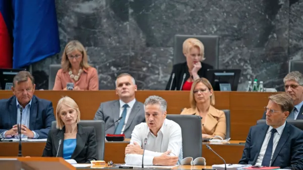Premier Golob je nakazal, da bo vlada spremenila svoj pristop do 
reševanja zdravstva.