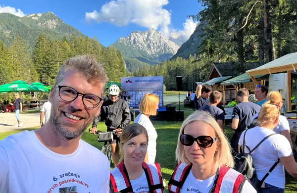 Ekipa prvih posredovalcev iz Kopra: Aleš Oven, Ksenja Maršič in 
Bojana Lipušček 