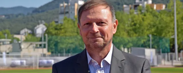 Boris Mikuž danes atletom pomaga do denarja  kot svetovalec na 
področju trženja.