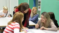 Na Ljudski univerzi izvajajo brezplačne tečaje slovenščine in 
kulture za odrasle, tudi mame šolarjev. 