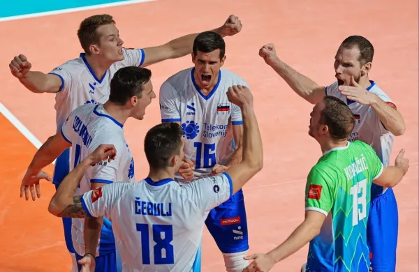 Bodo slovenski odbojkarji tudi danes na evropskem prvenstvu 
imeli razlog za veselje? 