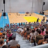 Pisatelj Primož Suhodolčan je svojo knjigo podaril tudi koprskemu 
županu Alešu Bržanu.