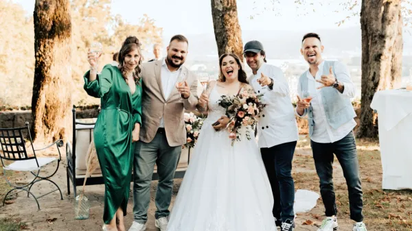 Tomaž Kavčič (drugi z desne) je še enkrat dokazal, da je odličen 
gostitelji in izvrsten chef, hkrati pa je tudi velik Sarin vzornik.