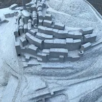 300-krat pomanjšan Štanjel v kamnu.