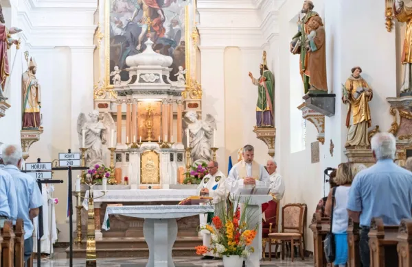 Največje verske skupnosti s spremembo zakona izgubljajo tudi 
status splošno koristne organizacije.  