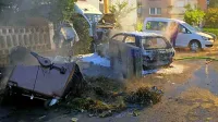 Predlani poleti je nekdo v Vrtojbi zažgal šest zabojnikov, ogenj pa 
je uničil tudi v bližini parkiran avto. 