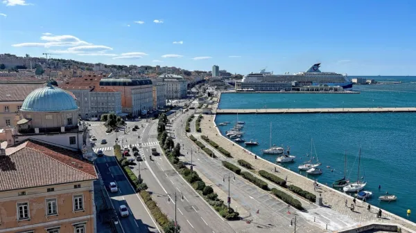 Na nabrežju, osrednjem prizorišču Barkolane, so del kolesarske 
poti med grmičevjem  provizorično končali in prekrili z asfaltom.  
Konec novembra  naj bi bil projekt ureditve kolesarske poti na 
mestnem nabrežju v celoti končan. 





