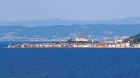 Ob morju bo zapihal maestral, zato bo popoldne za kako stopinjo 
hladneje.