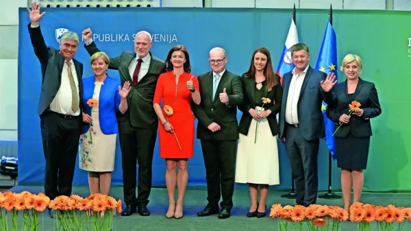 Evropski poslanci, izvoljeni leta 2019 (z leve): Milan Zver, Ljudmila Novak, Milan Brglez, Tanja Fajon, Klemen Grošelj, Irena Joveva, Franc Bogovič in Romana Tomc. Če ne bodo več 
izvoljeni, bodo nekaj časa prejemali nadomestilo v višini svoje plače, po dopolnjenem 63. letu pa jih čaka visoka evropska pokojnina, odvisna od trajanja njihovega mandata.