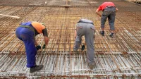 Pri nas gradijo pretežno delavci z območja nekdanje Jugoslavije, 
a jih vleče k boljšemu zaslužku na tuje, kjer pa se pogosto izkaže, 
da je resnica daleč od obljubljenega.