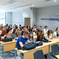 Nič več niso dijakinje in dijaki, pač pa so postali brucke in bruci (FOTO)