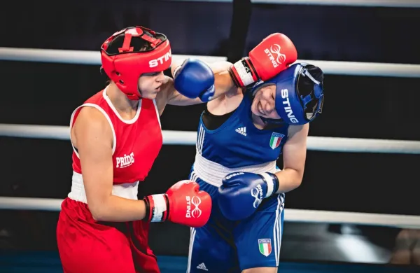 Aza Rebol Hodžič (levo) je bila v kategoriji do 64 kg  po splošnem 
mnenju v polfinalu oškodovana za zmago proti italijanski borki.